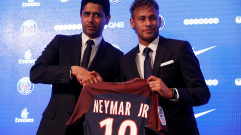 Neymar Jr. es presentado como nuevo jugador del PSG. REUTERS/Christian Hartmann