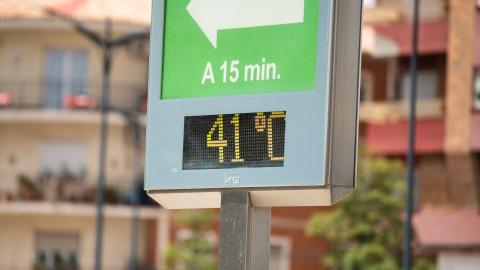 Un termómetro situado en el cruce de la Calle Hellín con la Avenida de España marca 41º C, a 11 de julio de 202, en Albacete.- Víctor Fernández / Europa Press11 JULIO 2023;CALOR;TEMPERATURAS: ALERTA ROJA;OLA DE CALOR;SOL;
Víctor Fernández / Europ