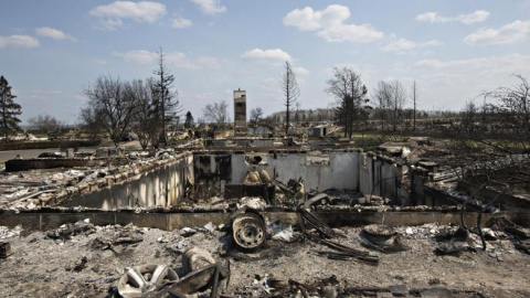 El barrio Beacon Hill, tras ser devastado por el incendio forestal de Fort McMurray, en Alberta, Canadá, el pasado 13 de mayo de 2016. REUTERS / Jason Franson