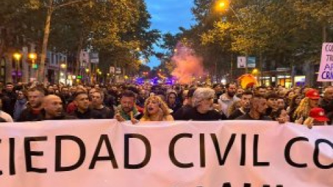 Punxa la manifestació de Desokupa, amb uns 700 manifestants pel centre de Barcelona