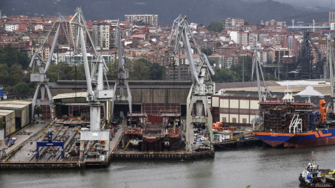 Vista del astillero La Naval de Sestao. EFE/Miguel Toña