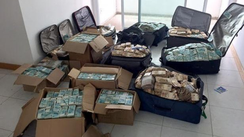 Valijas y cajas repletas de dinero en el "bunker" de Geddel Vieira Lima / Policía Federal