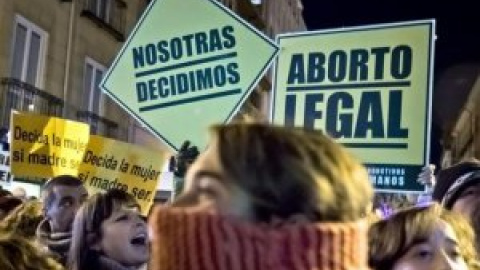 Europa dejará sin castigar la negación del aborto en la nueva directiva contra la violencia machista