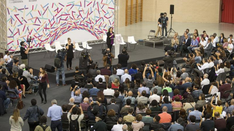 Vista general de la asamblea de cargos públicos que el grupo confederal de Unidos Podemos en el Congreso ha organizado hoy en Zaragoza. /EFE