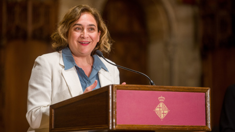 19/5/22-La alcaldesa de Barcelona, Ada Colau; interviene durante la inauguración de la festividad de Sant Jordi, en el Saló de Cent del Ayuntamiento, a 23 de abril de 2022, en Barcelona, Cataluña, (España)