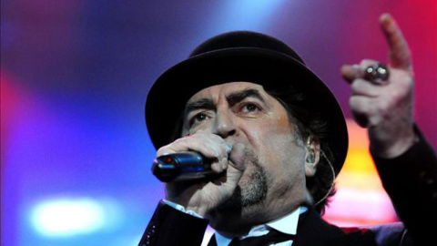 Joaquín Sabina en plena actuación.- EFE