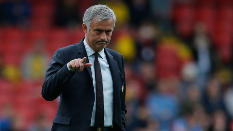 Jose Mourinho gesticula ayer en la derrota del Manchester United ante el Watford. /REUTERS