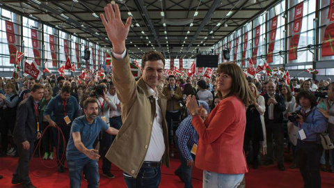 Pedro Sánchez, en un mitin con Idoia Mendía. EFE