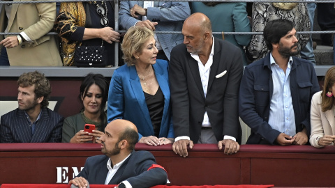 La periodista Ana Rosa Quintana y su marido, Juan Muñoz, en la plaza de toros de Las Ventas, en Madrid, a 11 de mayo de 2023.