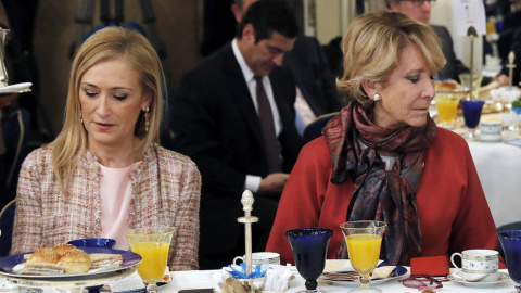 Cristina Cifuentes y su antecesora Esperanza Aguirre, en una imagen de archivo. EFE