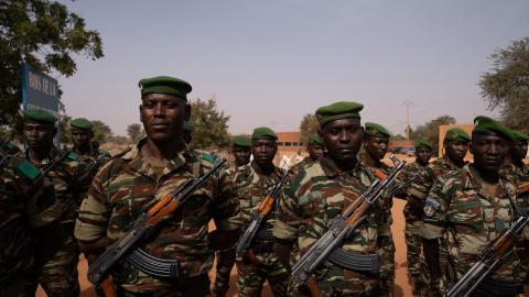 Un grupo de militares de la Gendarmería de Níger, en la escuela de la Gendarmería, a 11 de enero de 2023, en Niamey.