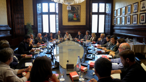 La presidenta del Parlamnt, Carme Forcadell, preside la reunión de la Mesa y Junta de Portavoces de la cámara catalana. REUTERS/Vincent West