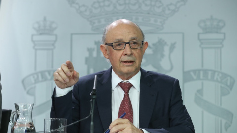 El ministro Montoro tras el último Consejo de Ministros. EUROPA PRESS