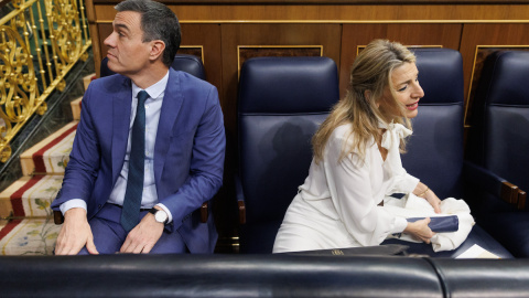 Pedro Sánchez y Yolanda Díaz, durante una sesión de control al Gobierno, en el Congreso de los Diputados, a 22 de febrero de 2023, en Madrid.