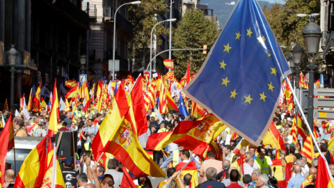 Manifestación contra la independencia de Catalunya en Barcelona./REUTERS