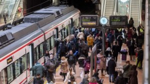 Una avería causa retrasos en los Cercanías de Madrid y deja a multitud de pasajeros encerrados a oscuras durante una hora