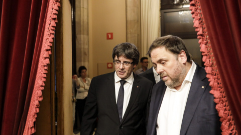 El president Carles Puigdemont i el vicepresident Oriol Junqueras al Parlament de Catalunya / XAVI HERRERO