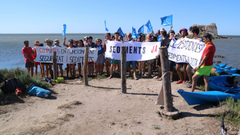 Ecologistes en Acció, PDE, Sediments i Aigua és Vida han dut a terme una acció reivindicativa per demanar una moratòria de nous regadius i contenir la demanda