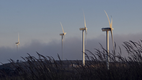 Aerogeneradores en el parque eólico de Sil y Meda, a 31 de mayo de 2023, en Ourense