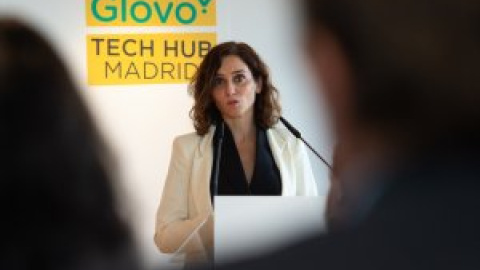 Ayuso patrocina el lavado de imagen de Glovo con un acuerdo para que la empresa lleve comida a las personas vulnerables