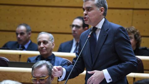 Vicente Azpitarte en un pleno en el Senado este martes.- FERNÁNDO SÁNCHEZ (EUROPA PRESS)