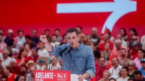 El presidente del Gobierno y candidato a la reelección por el PSOE, Pedro Sánchez, durante el acto de cierre de campaña del PSOE, en el polideportivo La Alhóndiga, 21 de julio de 2023, en Getafe, Madrid (España).