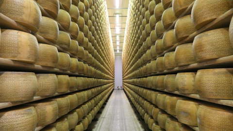 07/08/2023 El Grana Padano es un queso italiano que se elabora principalmente en las provincias italianas de Lombardía, el Véneto y la Emilia-Romaña