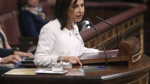 La portavoz del PSOE en el Congreso, Margarita Robles, durante su intervención hoy en el pleno del Congreso de los Diputados, en la que ha invitado a todos los partidos y también al presidente de la Generalitat, Carles Puigdemont, a acudir a la Cámara 