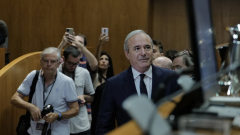 El candidato del PP a la Presidencia de Aragón, Jorge Azcón, durante el debate para su investidura, a 9 de agosto de 2023, en Zaragoza, Aragón (España).