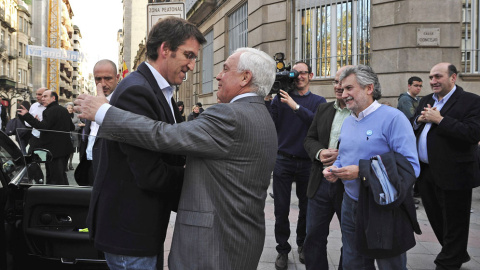 Xosé Luis Baltar, padre del Xosé Manuel Baltar, actual presidente del PP de Ourense, junto a Alberto Nuñez Feijóo