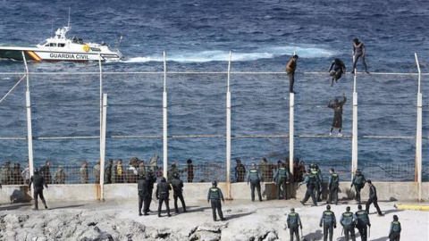 Imagen de la frontera norte de Benzú, que separa Ceuta de Marruecos por el norte/ EFE