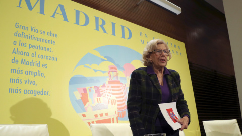 Carmena presenta el dispositivo especial de movilidad en la Gran Vía para la Navidad. / EFE