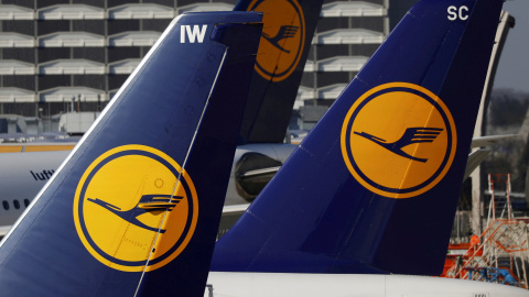 Aviones de Lufthansa en el aeropuerto de Fráncfort. REUTERS/Kai Pfaffenbach