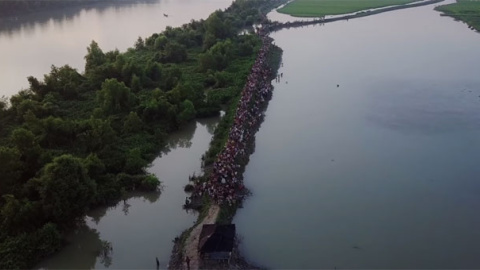 Imagen que muestra a miles de personas tratando de llegar a Bangladesh. - ACNUR