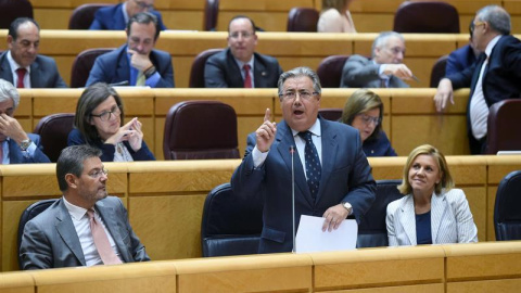 El ministro del Interior, Juan Ignacio Zoido, durante su intervención en el Pleno del Senado.- EFE