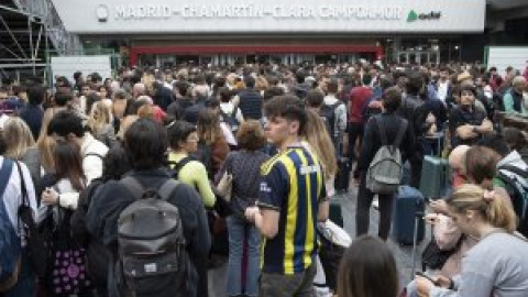 Una avería suspende durante casi dos horas la circulación del AVE en la estación de Chamartín en plena 'operación salida'