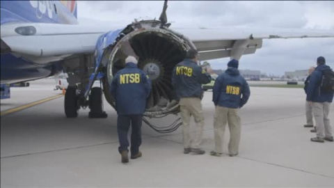 Una mujer fallece en un aviÃ³n tras explotar un motor y ser succionada por la ventana