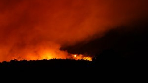 El incendio de Tenerife sigue descontrolado y ya es uno de los más graves de los 40 últimos años