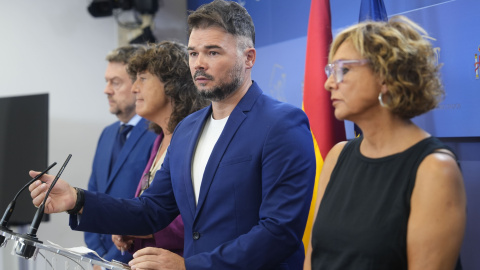 Gabriel Rufián, diputat d'ERC al Congrés dels Diputats, en una atenció als mitjans prèvia al ple de Constitució de les Corts Generals, a Madrid