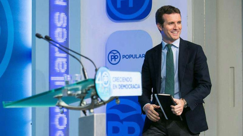 El vicesecretario general de Comunicación del Partido Popular Pablo Casado, durante la rueda de prensa ofrecida reunión del Comité de Dirección del Partido Popular. | TAREK MOHAMED (EFE)