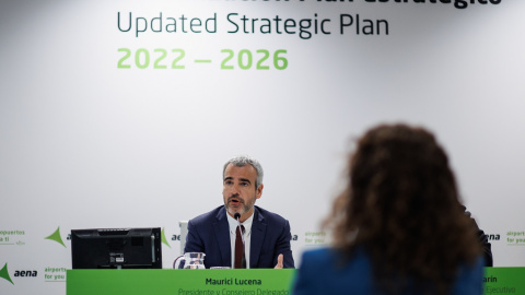 El presidente y consejero delegado de Aena, Maurici Lucena, durante la presentación de la actualización del Plan Estratégico 2022-2026 de Aena, en el Aeropuerto Adolfo Suárez Madrid-Barajas. E.P./Alejandro Martínez Vélez