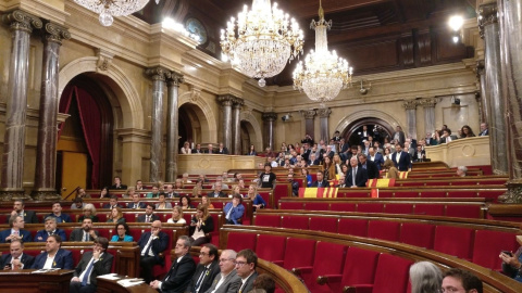 Imatge del Parlament en el moment de la votació de la resolució de JxSí i la CUP que proclama la independència de Catalunya - Europa Press