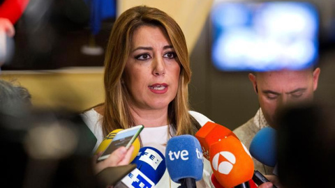 La presidenta de Andalucía, Susana Díaz, realiza declaraciones a la prensa tras reunirse con la comisaria europea de Comercio, Cecilia Malmstrom, en Bruselas. | HORST WAGNER (EFE)