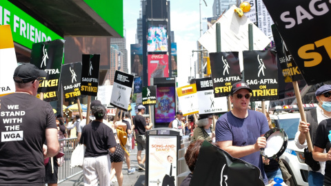 Miembros del Sindicato de Actores (SAG-AFTRA) manifestándose en Nueva York, a 14 de julio de 2023