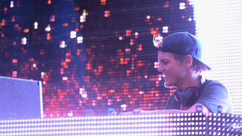 Avicii durante una actuación en Los Ángeles en 2013. - AFP