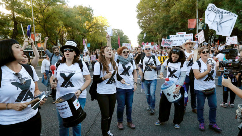 La Plataforma Pro Soterramiento de las vías del tren a su paso por Murcia lleva a cabo una manifestación en Madrid para exigir que la alta velocidad y el resto de servicios ferroviarios no entren en superficie durante los dos años de obras del túnel.E