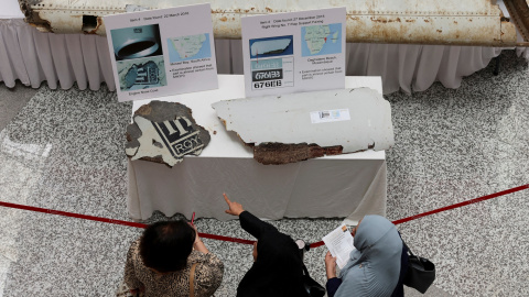 8/3/24 - Las familias de las personas a bordo del vuelo MH370 desaparecido de Malaysia Airlines celebran un evento conmemorativo anual en Subang Jaya, Malasia, a 3 de marzo de 2024.