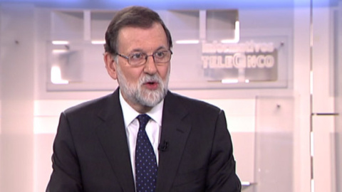 El presidente del Gobierno, Mariano Rajoy, en un momento de su entrevista en Telecinco.