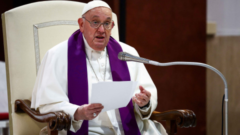 El papa Francisco preside un acto en la parroquia romana de San Pío V, en Roma (Italia), el 8 de marzo de 2024.