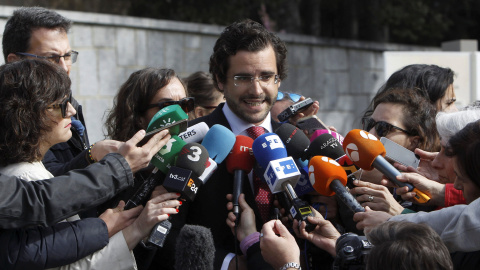 Eduardo Ranz, abogado de las dos familias que han pedido las exhumaciones de sus allegados en el Valle de los Caídos. EFE